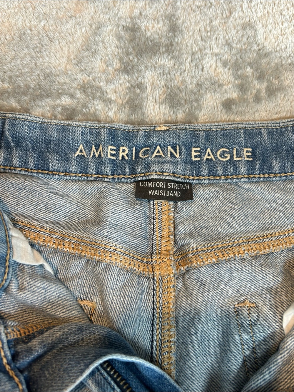 American Eagle Women's Size 6 Curvy Mom Short Stretch Denim Distressed High Rise - Picture 6 of 10